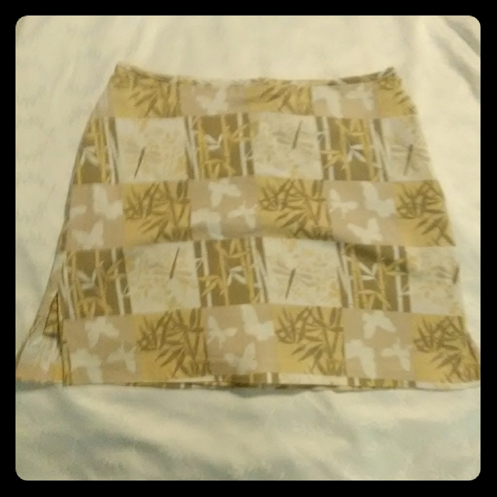 Skort Bamboo patterned skirt with shorts underneat